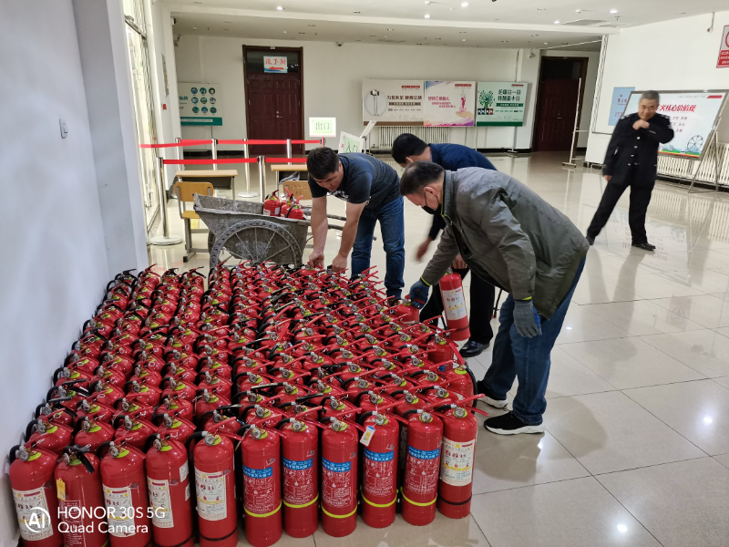 20220602装卸体育馆年检灭火器.jpg 20220602装卸体育馆年检灭火器.jpg
